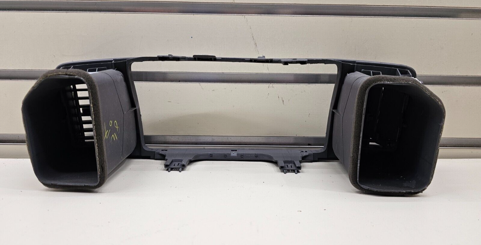 🔥03-08 TOYOTA COROLLA CENTER DASH RADIO STEREO BEZEL TRIM PANEL OEM BLACK B28