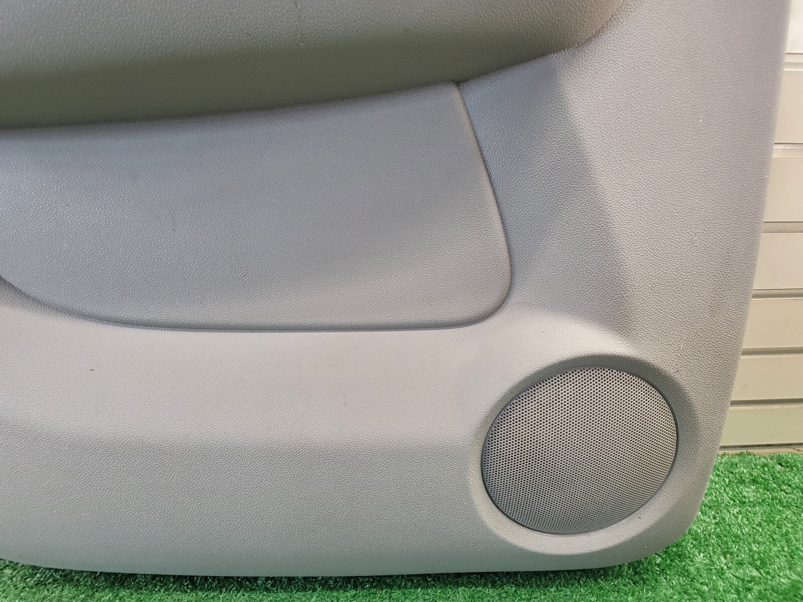 🔥07-14 Chevy Tahoe GMC Cadillac Escalade REAR Left Drive Side Door Panel GRAY
