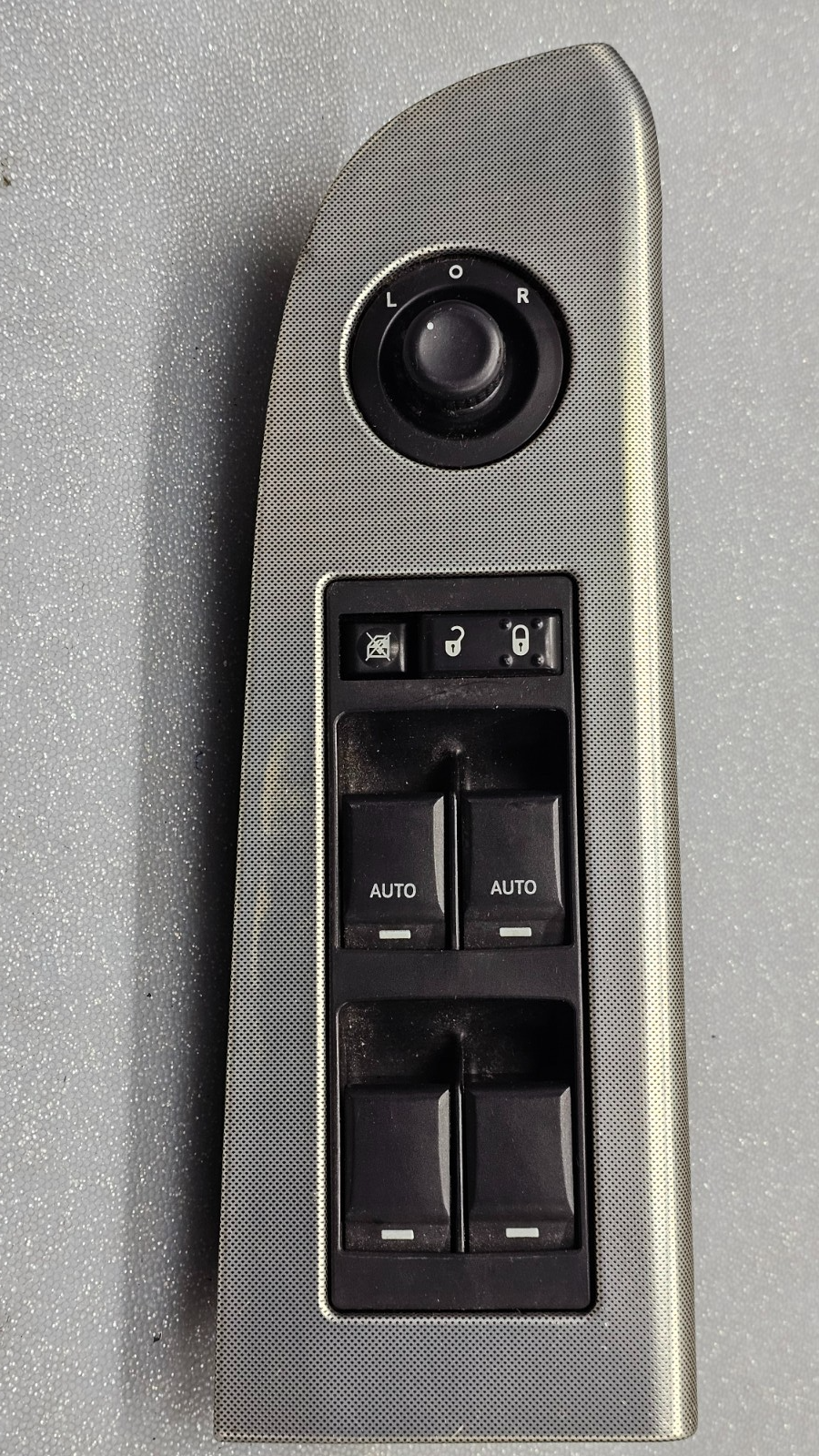 🔥05-10 Grand Cherokee Commander Left Diver Master Power Window Switch Silver
