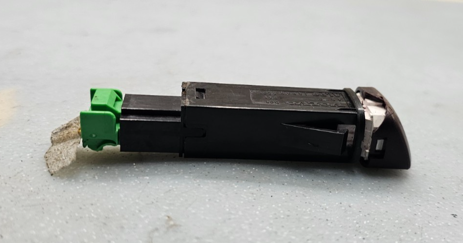 🔥98-14 Volvo XC90 S80 V70 Emergency Hazard Light Control Switch Unit Assy Black