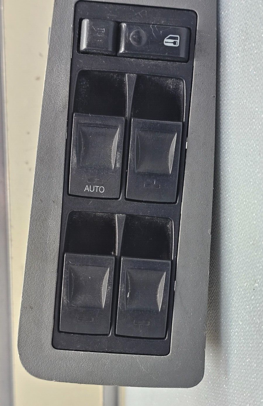 04-06 Charger Magnum Durango Dakota Left Driver Master Power Window Switch Gray