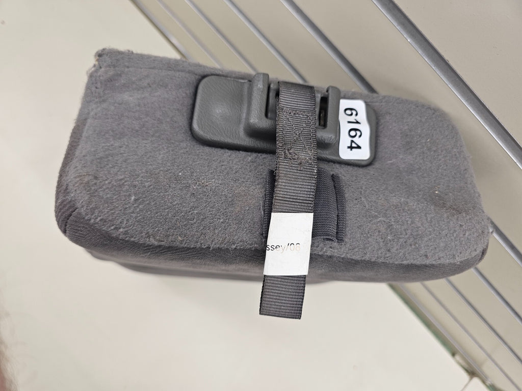 05-10 ODYSSEY 2ND ROW HEADREST CENTER CONSOLE ARM REST JUMP SEAT CLOTH GRAY OEM