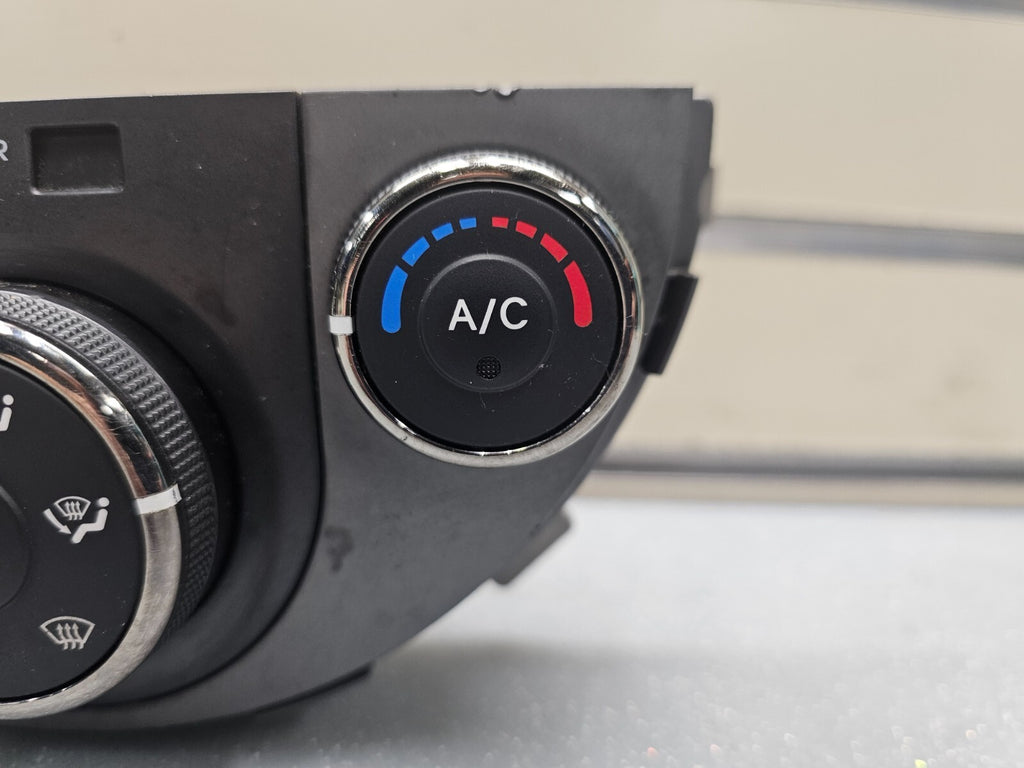 10-11 Kia Soul Front Dash AC Heater Temperature Climate Control Air Conditioner