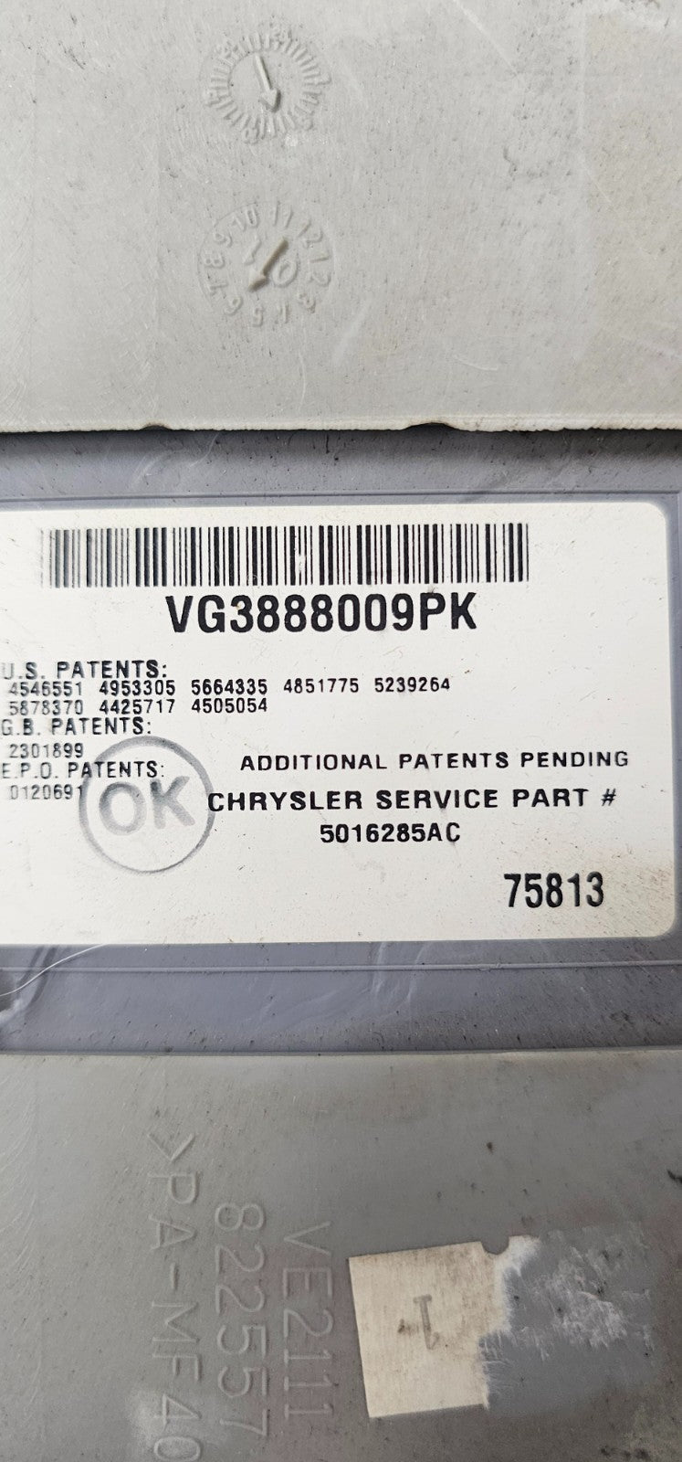 01-03 Dodge  Chrysler Overhead Console Light Storage Dome Lamp Switch