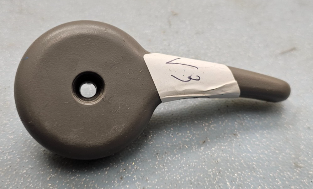 2003-2006 Silverado Sierra Tahoe Yukon RH Passenger Side Seat Recline Lever OEM