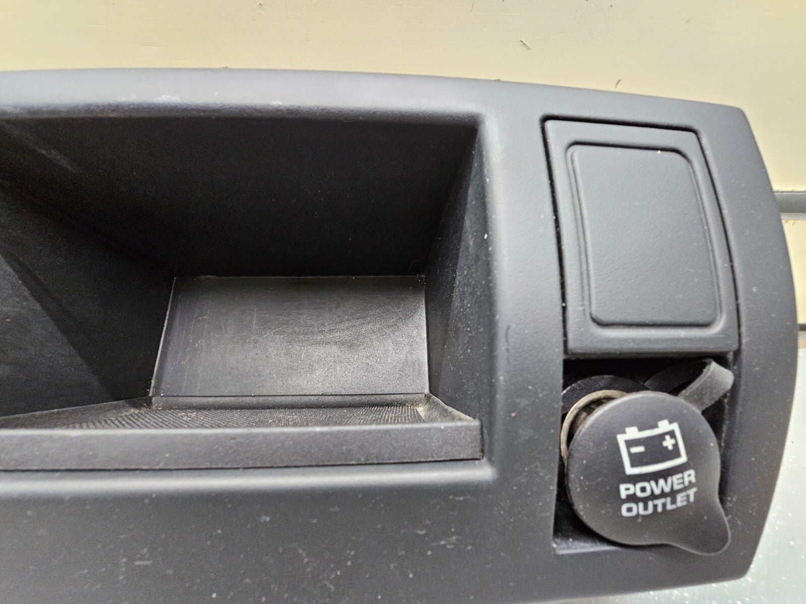 99-04 GRAND CHEROKEE Dash Bezel Lower ASHTRAY Coin Tray BLACK