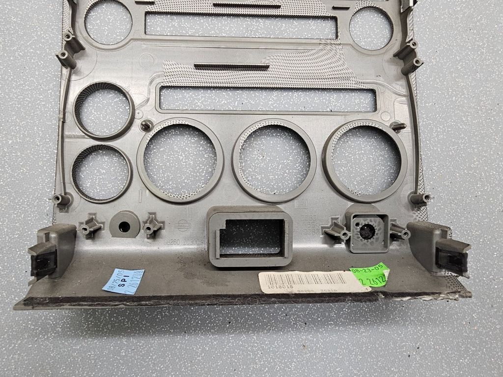 🔥04-07 NISSAN ARMADA TITAN STEREO RADIO DASH PANEL TRIM SURROUND BEZEL GRAY OEM