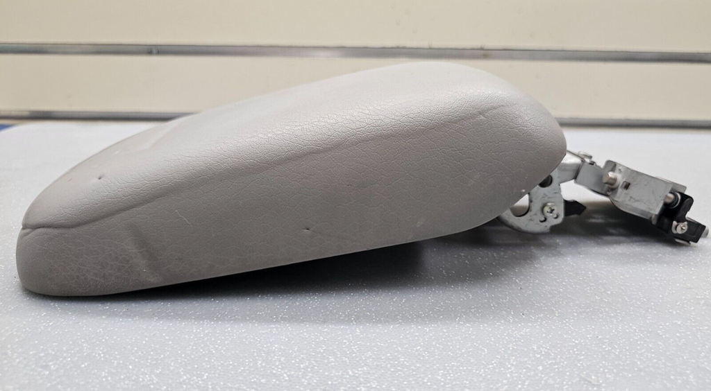 09-13 Subaru Forester Center Console Sliding Armrest Lid Assembly Light Gray OEM