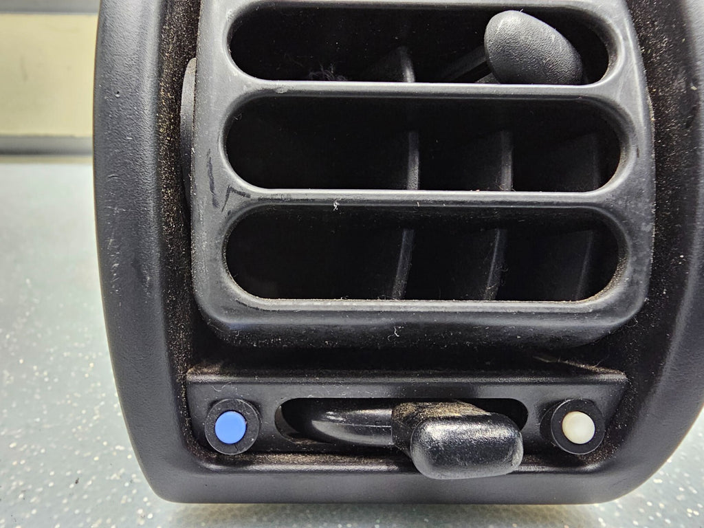 99-04 Land Rover Discovery Left Driver Air Vent Heater Conditioner Filter Black