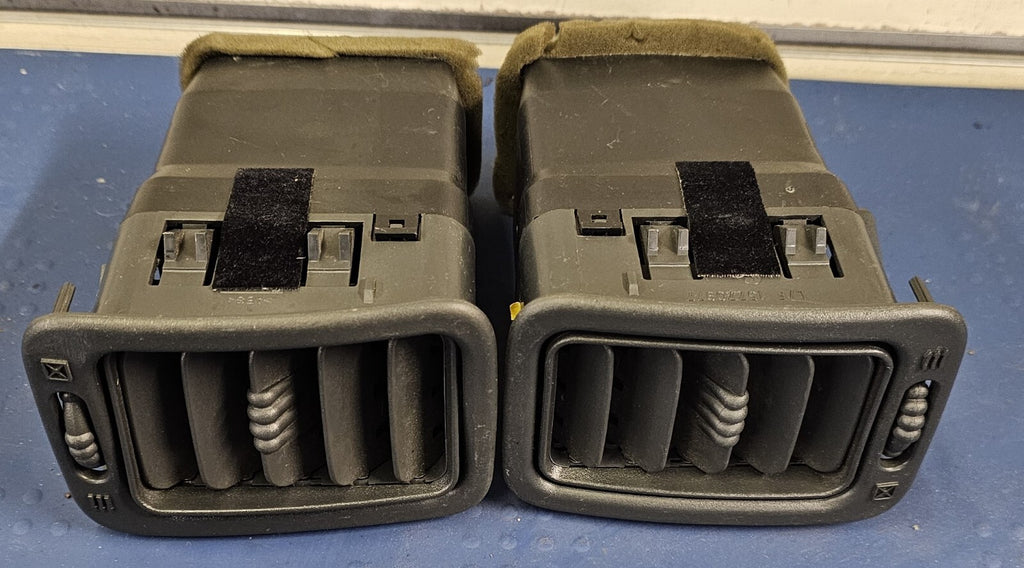 🔥99-06 Silverado SIERRA Dash A/C Heater AIR VENT Passenger Right GP Q=2 VT11