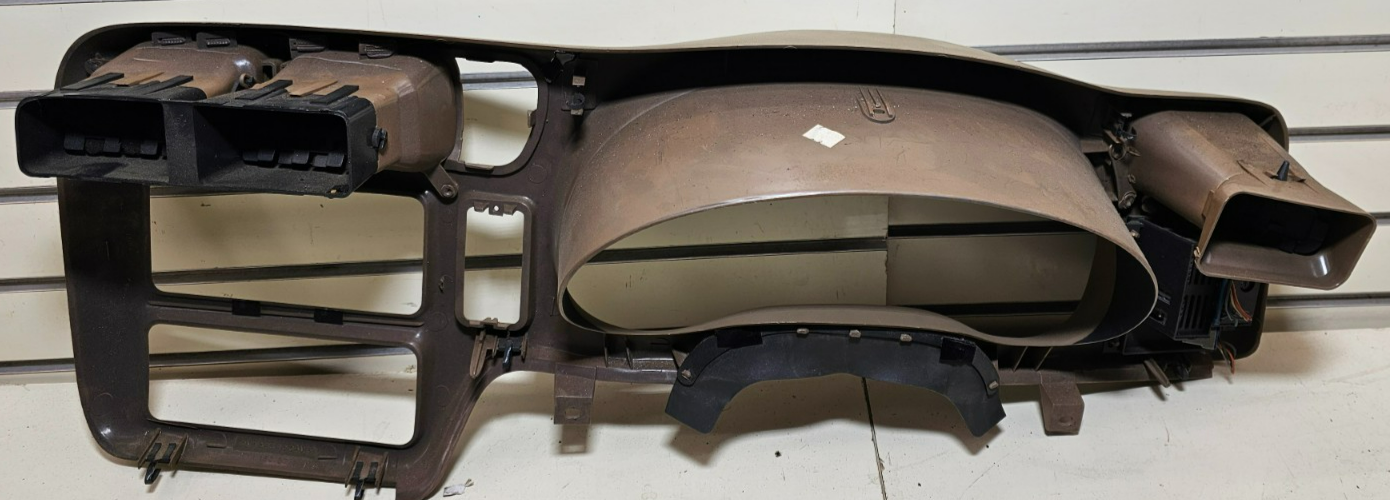 98-04 BLAZER S10 JIMMY SONOMA Cluster Dash Radio Bezel Tan