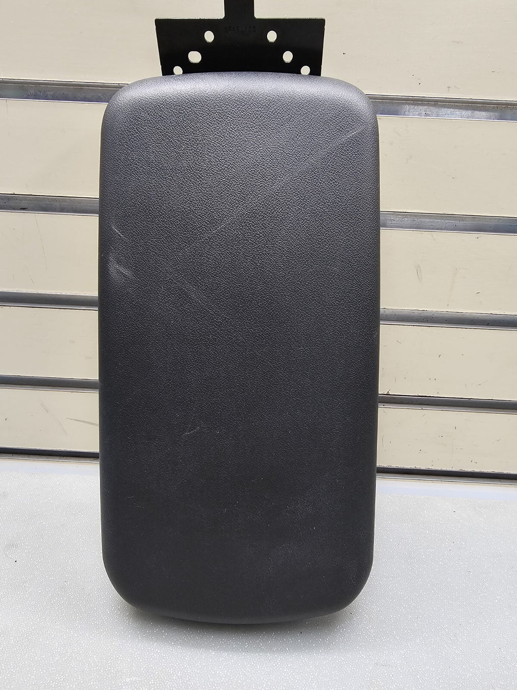 🔥05-10 Pontiac G6 Front Center Console Lid Arm Rest Top Pad Leather Black OEM