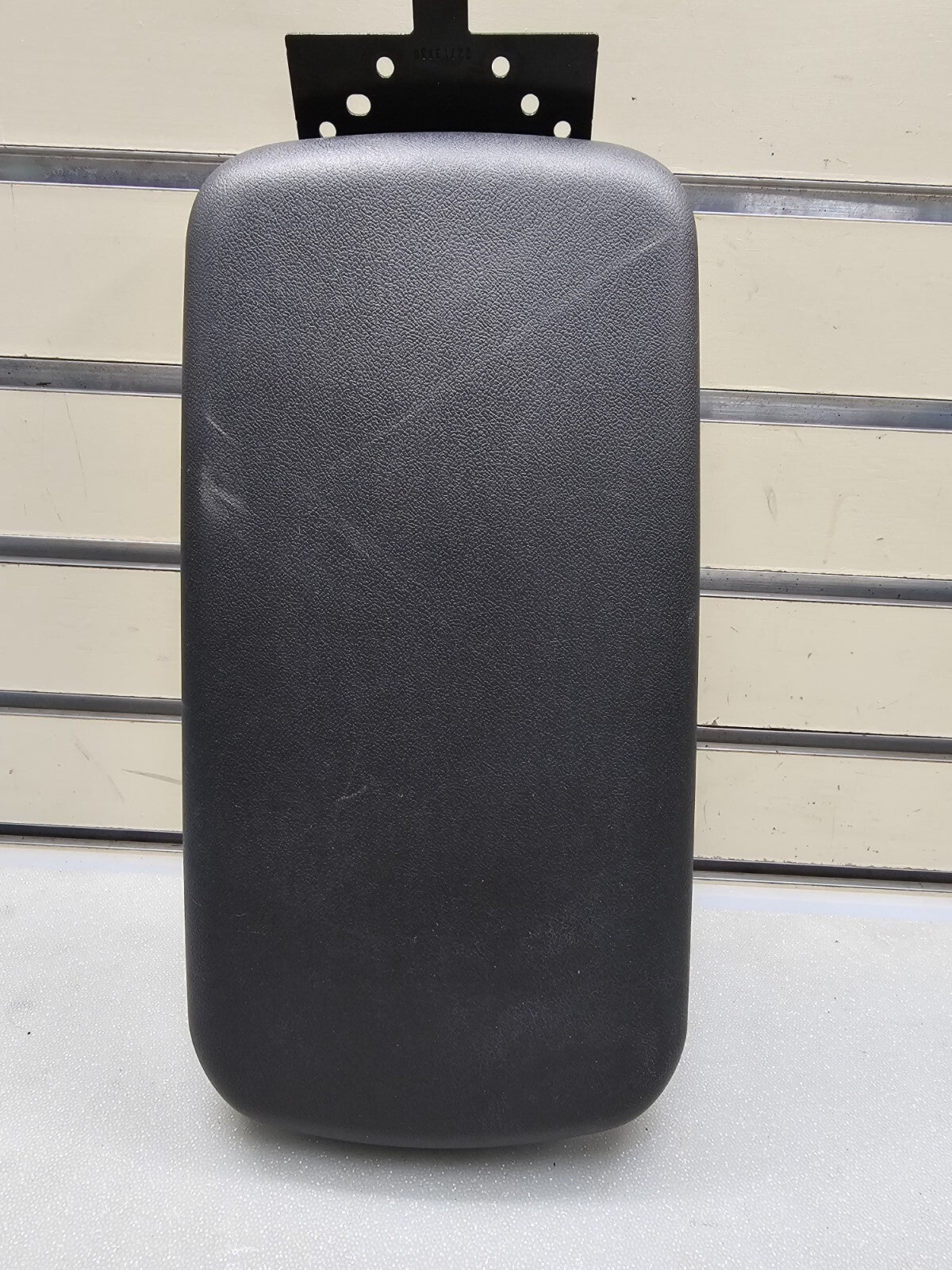 🔥05-10 Pontiac G6 Front Center Console Lid Arm Rest Top Pad Leather Black OEM
