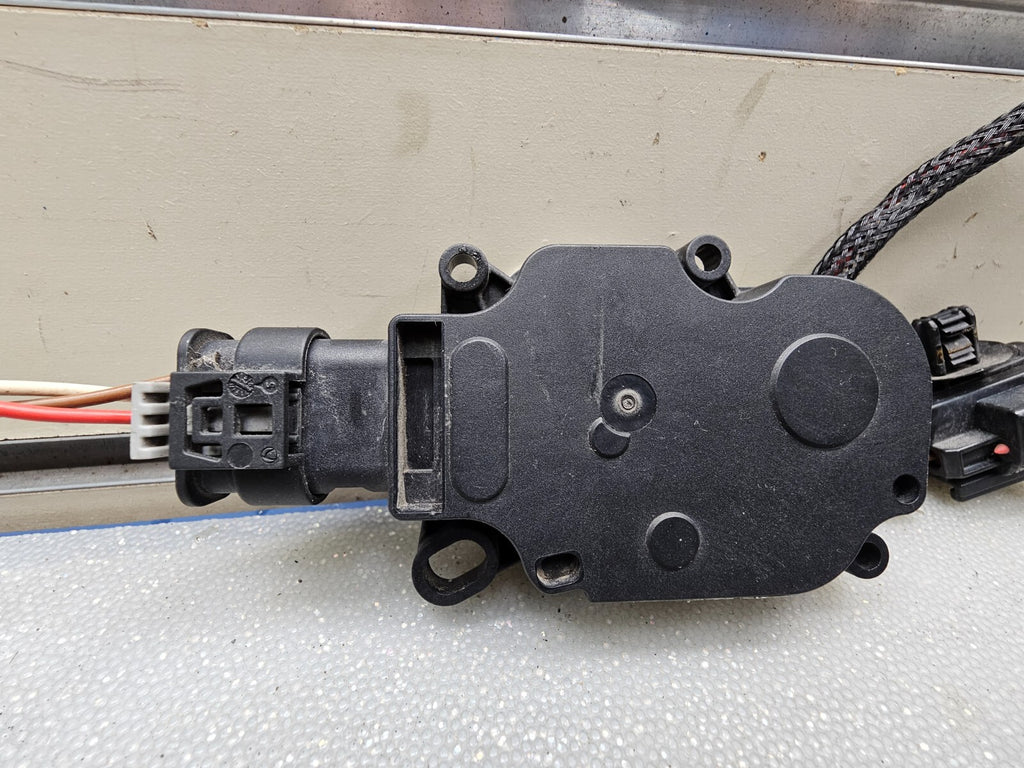 2013-2016 Ford Fusion Focus Grille Active Shutter Motor Actuator Assembly OEM