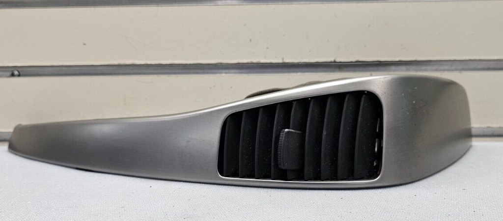 03-06 SORENTO CENTER DASH LEFT DRIVER AC AIR VENT CONDITIONING COVER TRIM SILVER
