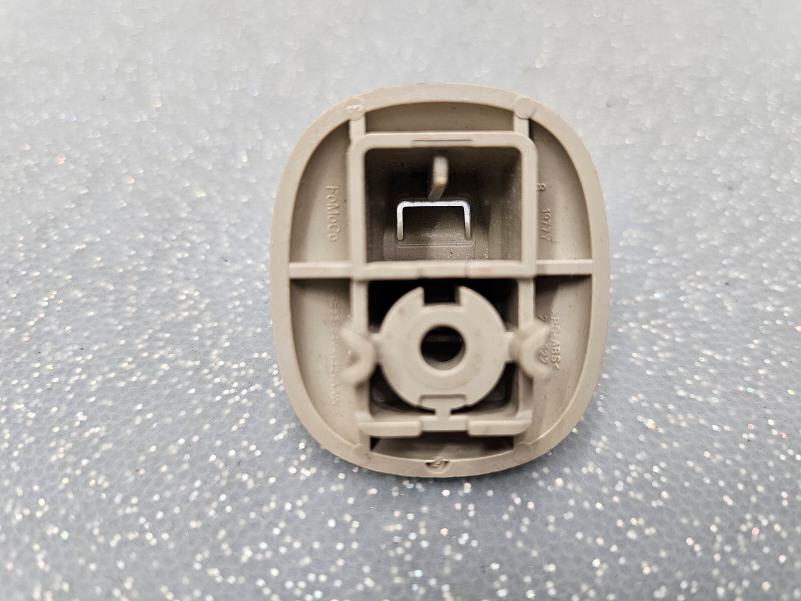 🔥2006-2012 Ford Fusion Sun Visor Clip SINGLE With Screw Beige