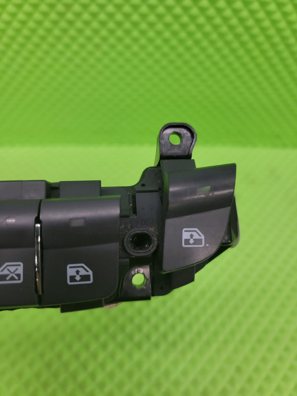 07-08  Chevrolet Equinox Door Window Switch Front Standard DWS-309 fits Black