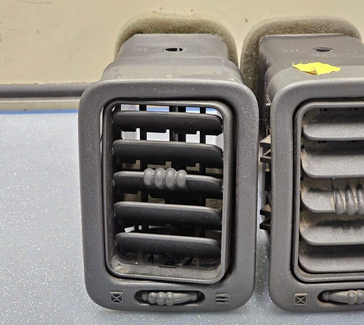 🔥99-06 Silverado SIERRA Dash A/C Heater AIR VENT Passenger Right DG Q=2 VT11