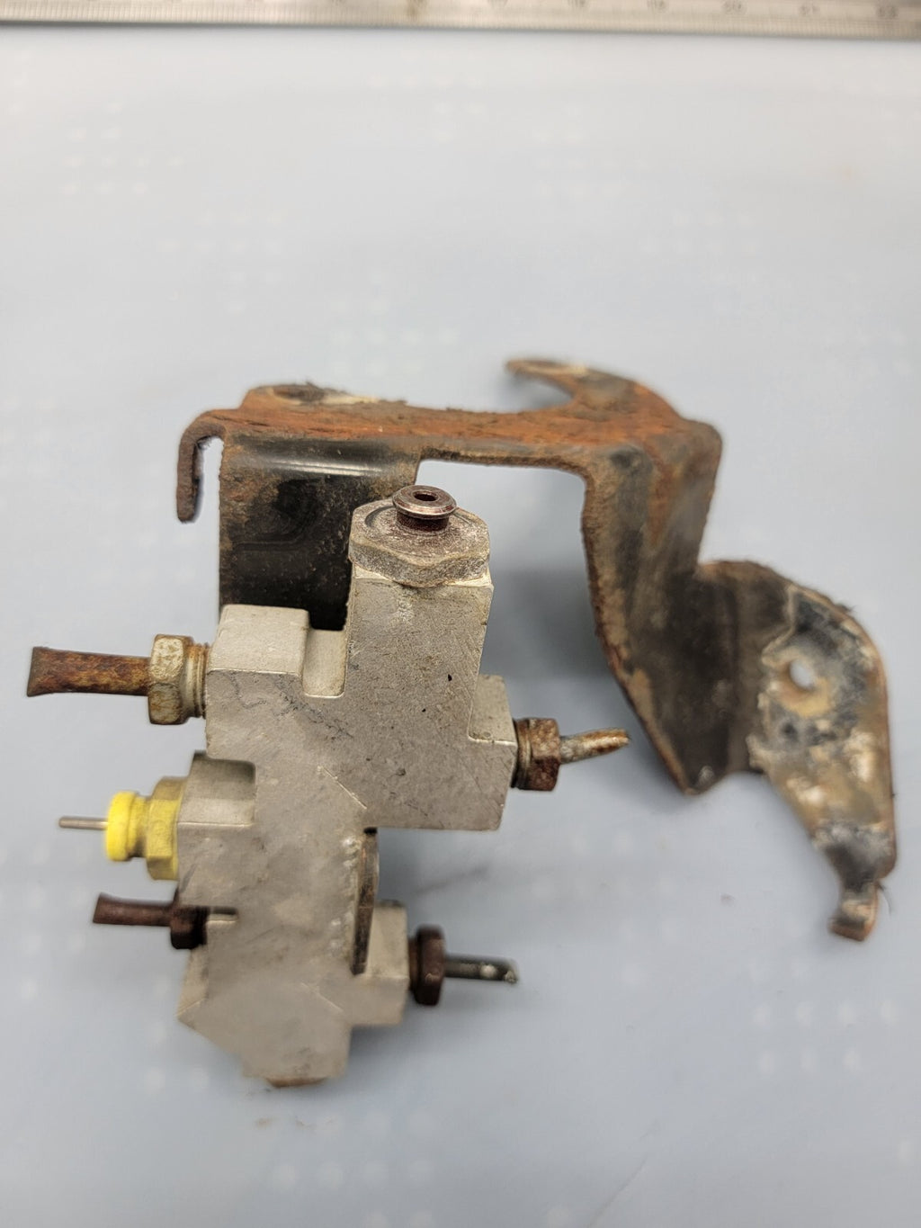 1994-1997 dodge ram brake valve pressure metering proportioning d13