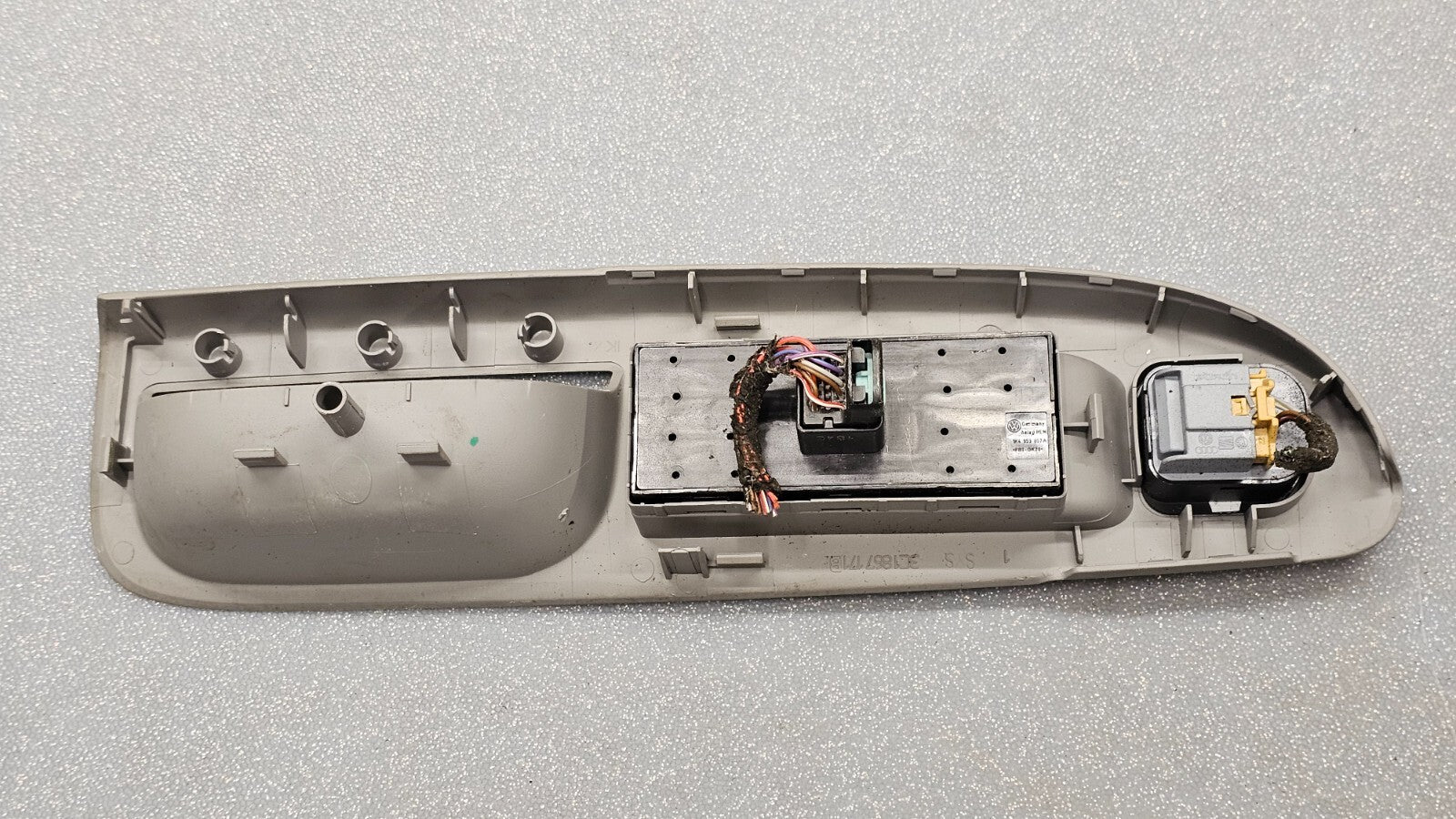 06-10 Passat Golf Jetta Rabbit Left Driver Door Master Power Window Switch Tan