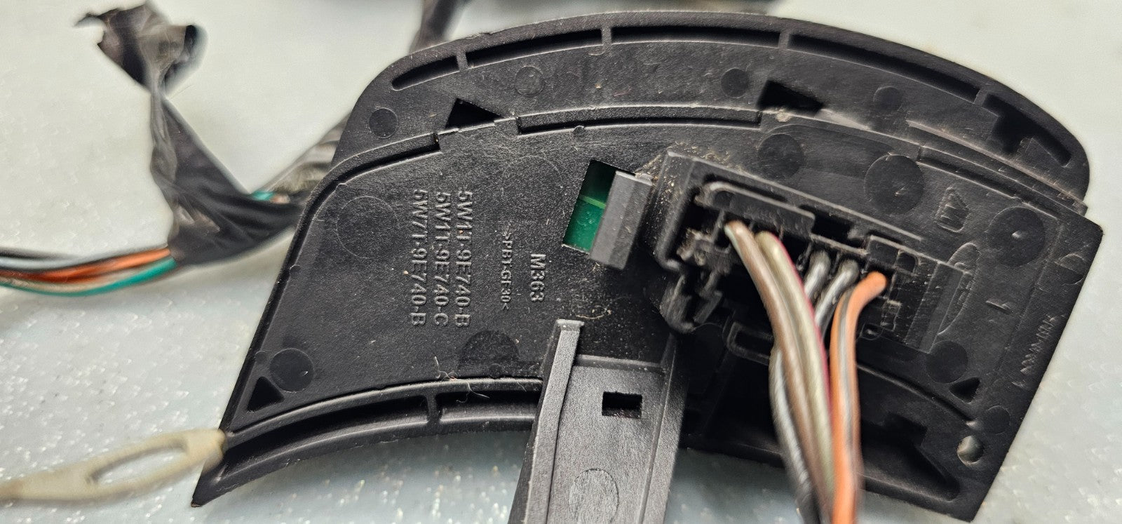 🔥05-11 CROWN VICTORIA GRAND MARQUIS STEERING COLUMN WHEEL CRUISE SWITCH OEM