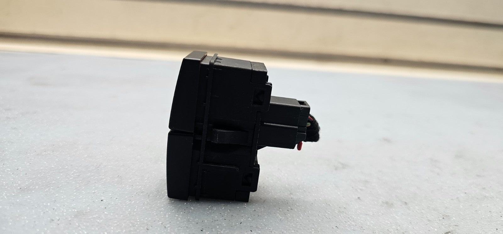 🔥05-07 FORD Focus Emergency Hazard Light Flasher Button Control Switch  BLACK