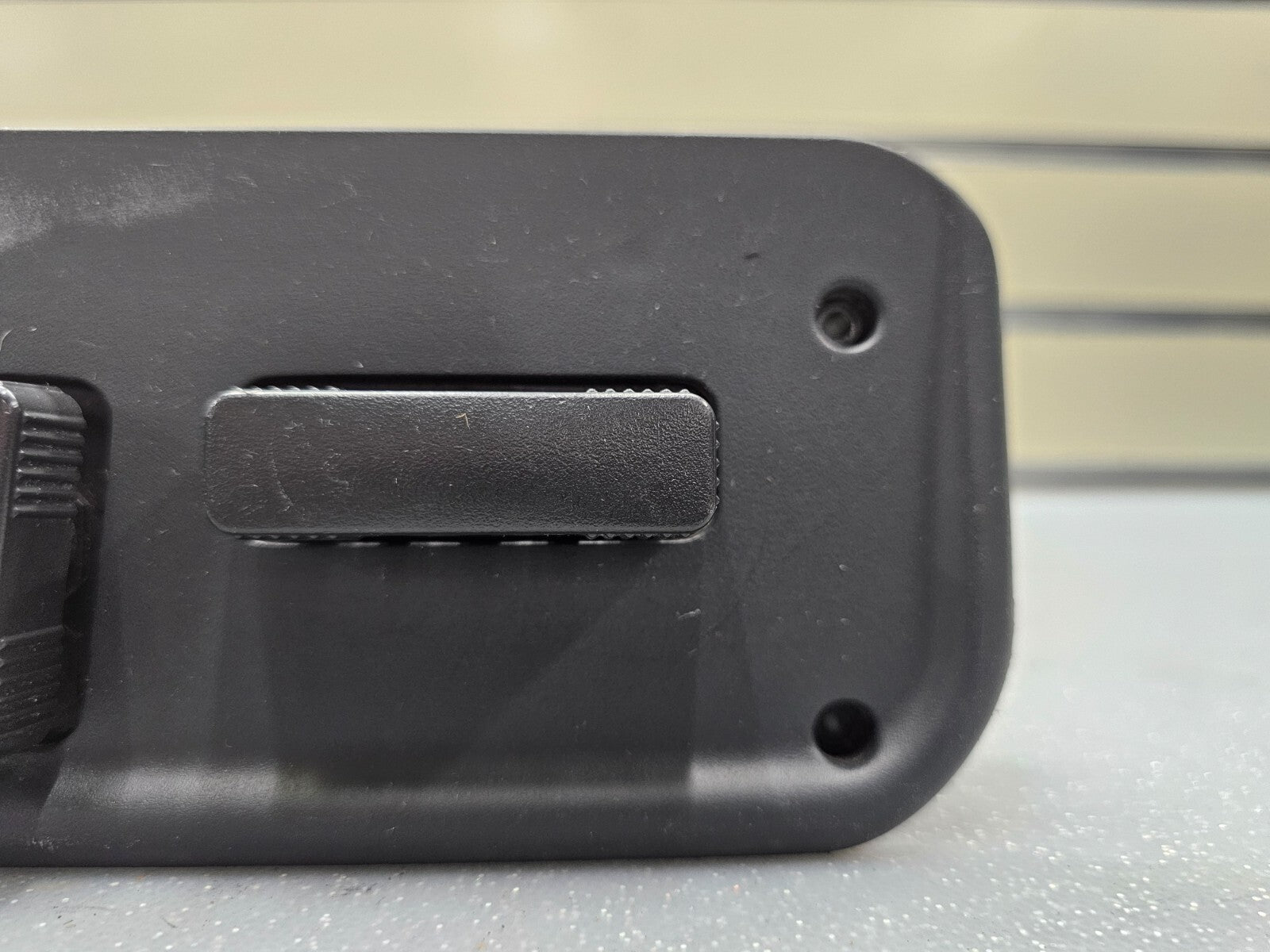 99-02 CHEVY SUBURBAN TAHOE SILVERADO 8 WAY FRONT RIGHT PASSENGER SEAT SWITCH OEM