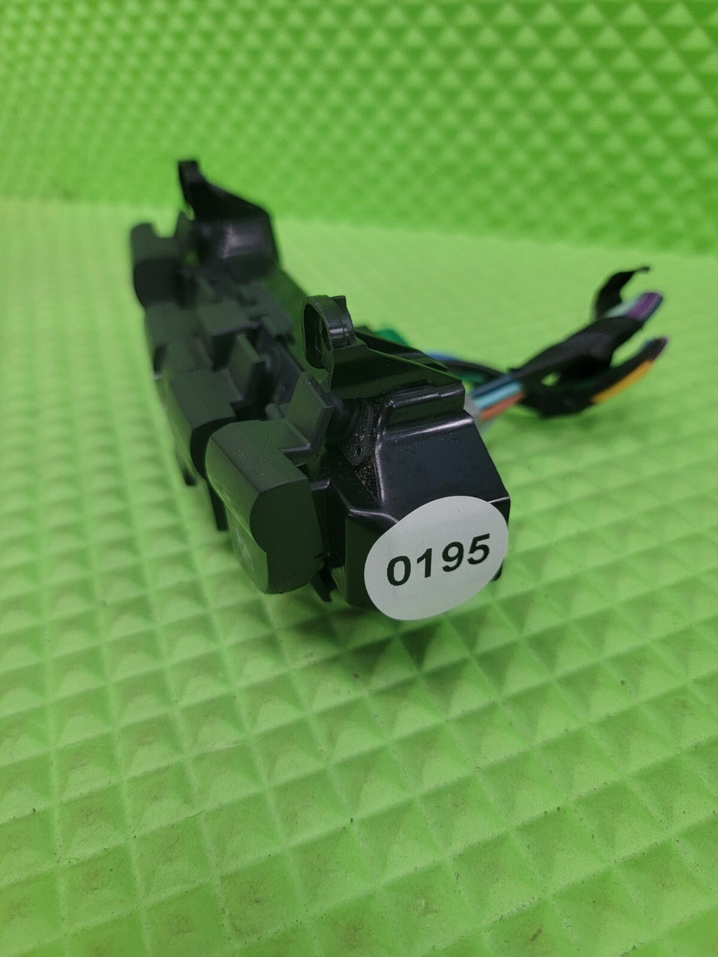 07-08  Chevrolet Equinox Door Window Switch Front Standard DWS-309 fits Black