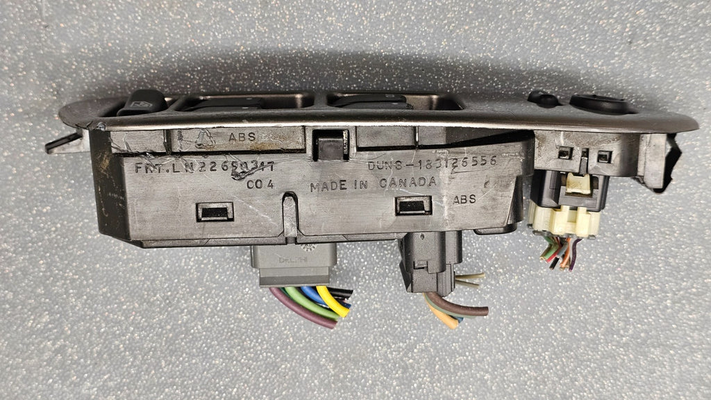 04-07 MALIBU LEFT DRIVER MASTER POWER WINDOW DOOR CONTROL SWITCH ASSEMBLY SILVER