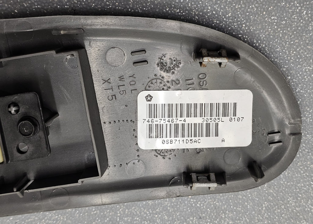 🔥01-07 Caravan Town Country Front Right Passenger Window Door Lock Switch Gray