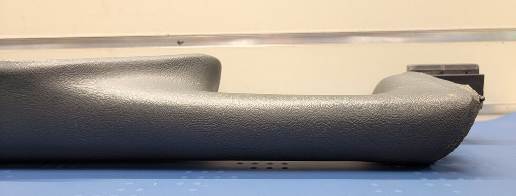 99-02 Chevrolet GMC Silverado Tahoe Front Right Door Armrest Handle graphite H1