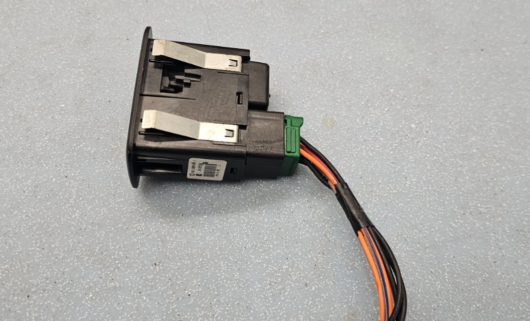 🔥12-20 GRAND CARAVAN TOWN COUNTRY REAR LEFT DRIVER QUARTER WINDOW SWITCH BLACK