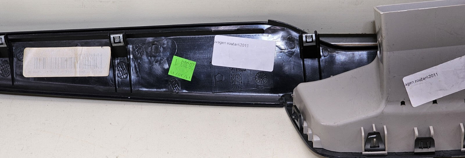 🔥09-14 Volkswagen Routan Dash Front Center Trim Bezel Panel Air Vent Silver OEM