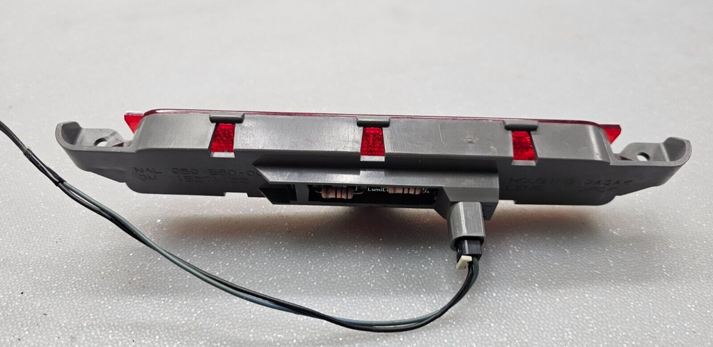 🔥2008-2012 Chevy Malibu Rear High Mount Third Brake Light Lamp Assembly Chrome