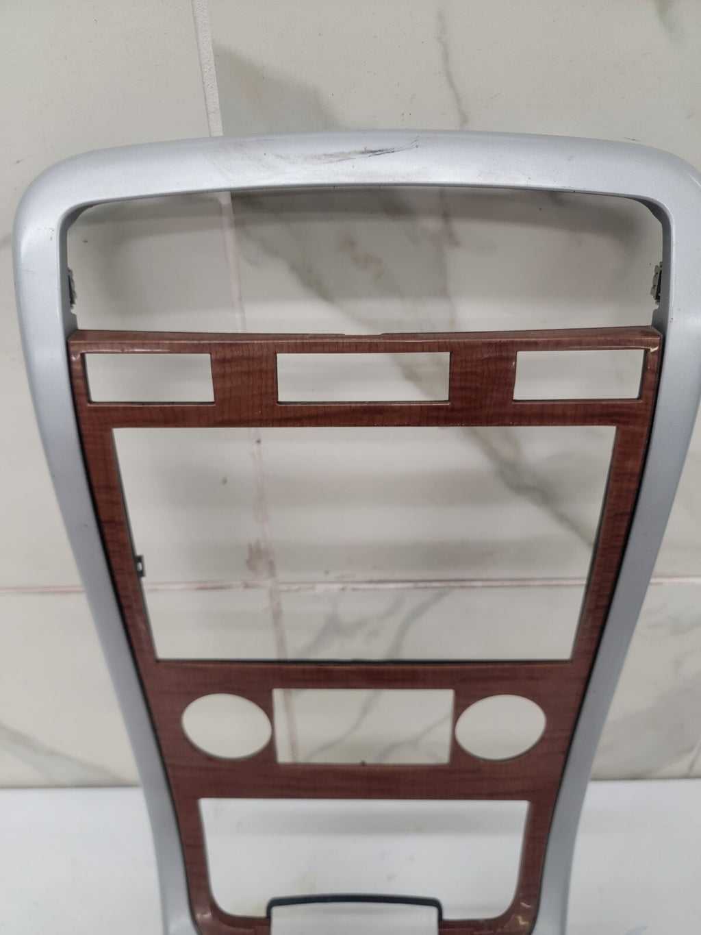 07-09 Chevrolet Equinox Center Dash Radio Climate Bezel Surround Trim silver
