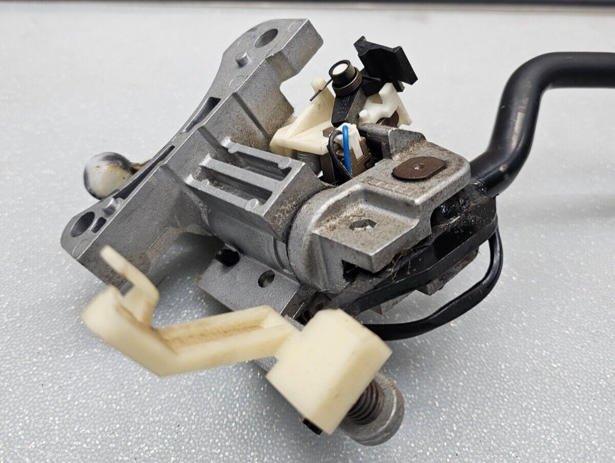04-15NissanTitan Steering Column Automatic Shifter Assembly Transmission Control