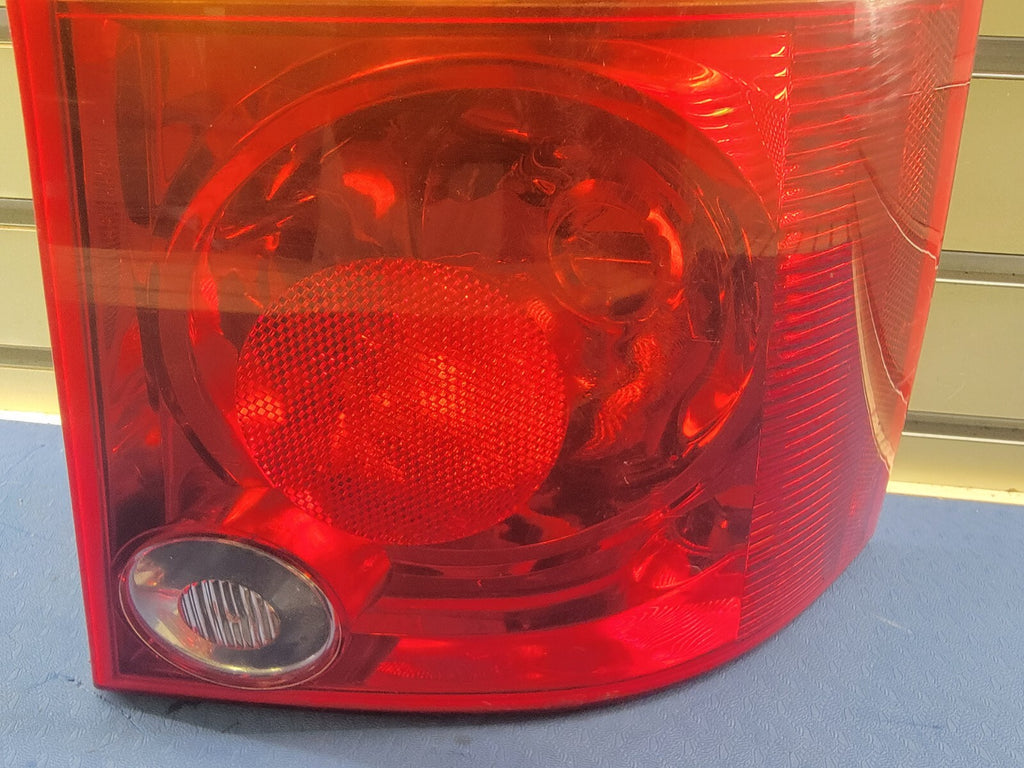 🔥2004-2008 CHRYSLER PACIFICA REAR RIGHT SIDE TAILLIGHT TAIL LAMP