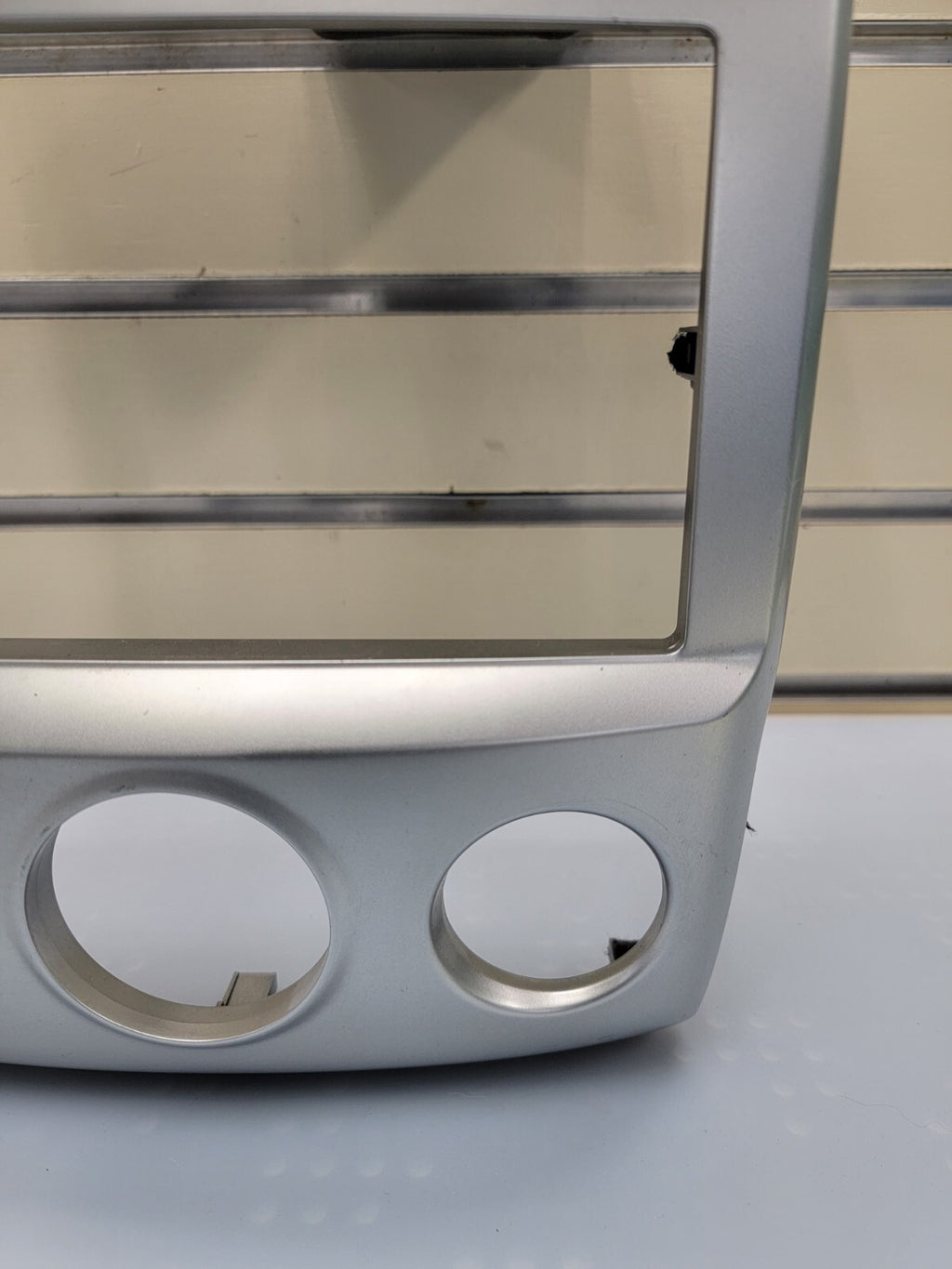 🔥2005-2009 KIA SPORTAGE CENTER DASH RADIO BEZEL TRIM CLIMATE CONTROL OEM SILVER