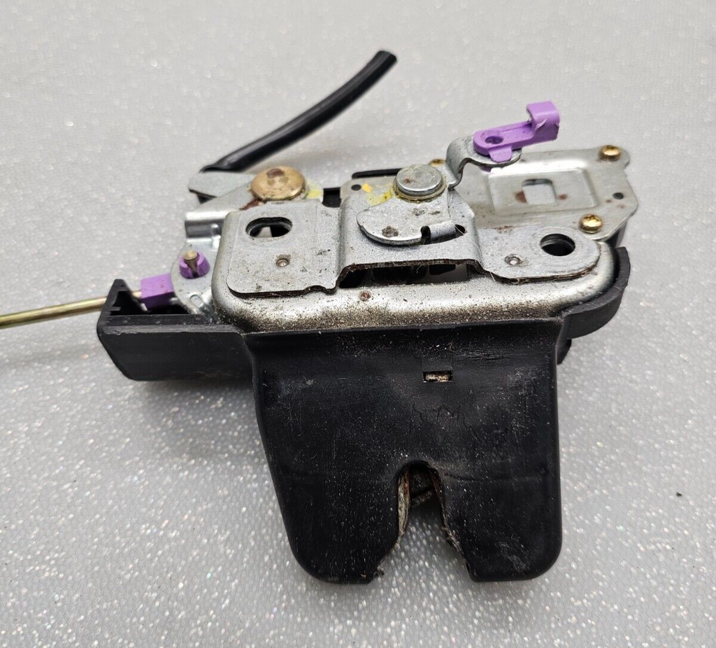 02-06 Toyota Camry Trunk Deck Lid Latch Power Release Lock Actuator ASSEMBLY OEM