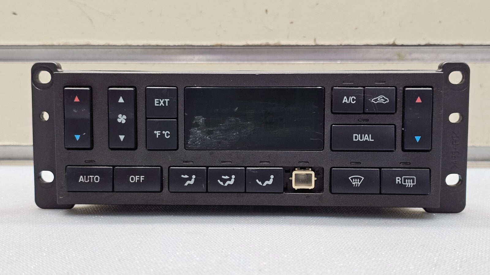 🔥03-06 TOWN CAR Dash AC Heater Climate Control Panel Temperature Conditioning