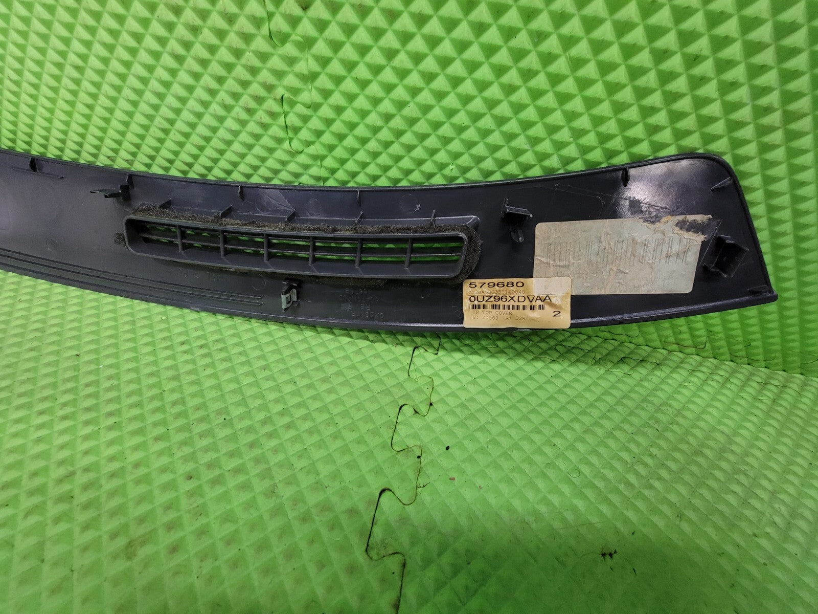 🔥2005-2007 CHRYSLER 300 UPPER DASHBOARD PAD TRIM DEFROSTER PANEL OEM BLACK DP5
