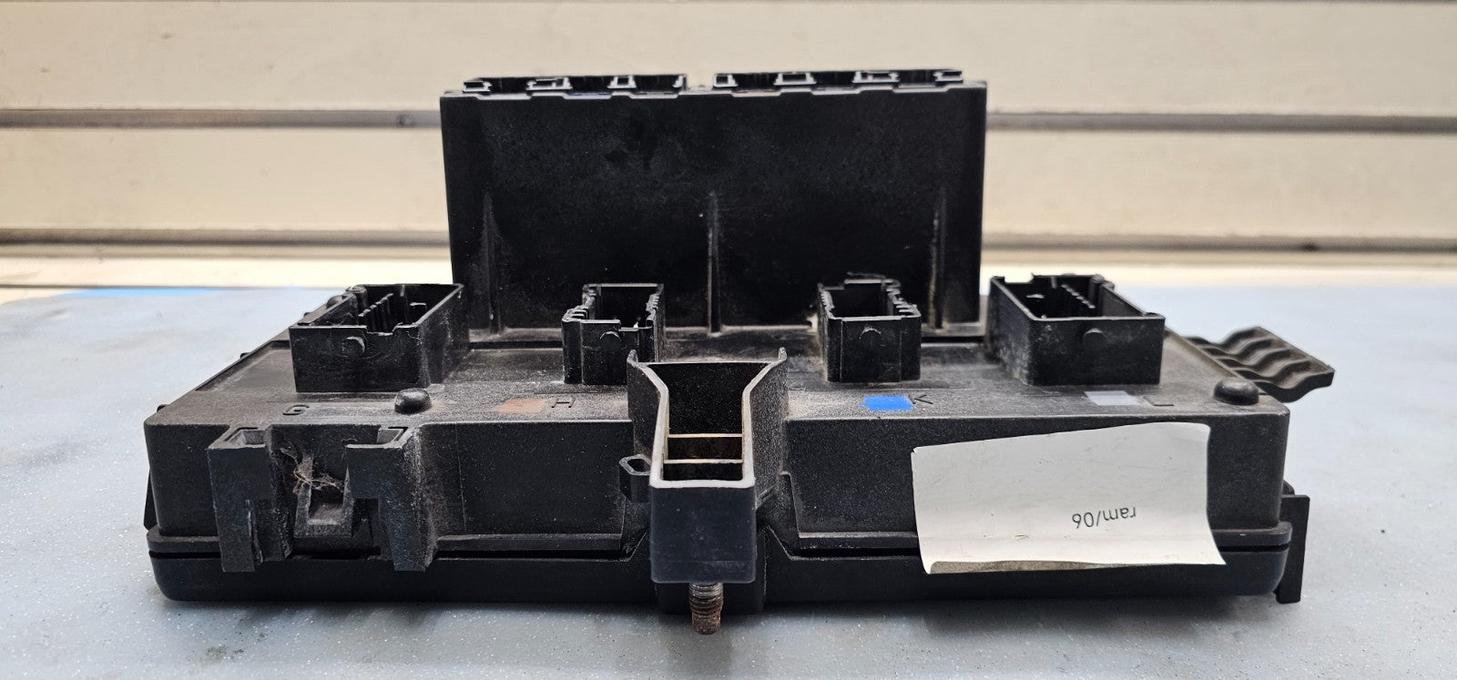 🔥2006 DODGE RAM FUSE BOX RELAY TIPM TOTALLY INTEGRATED POWER MODULE ASSEMBLY