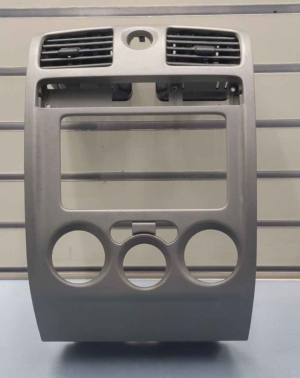 🔥2004-2012 CHEVY COLORADO GMC CANYON CENTER DASH RADIO VENT BEZEL SILVER