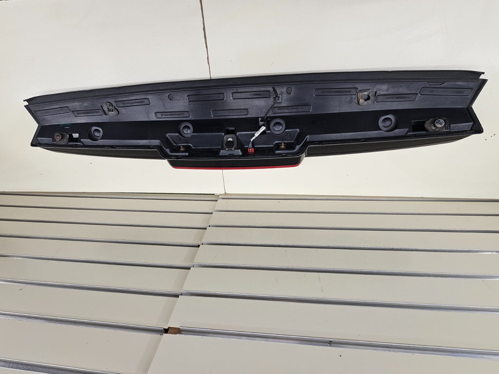 🔥07-14 CHEVY Suburban Tahoe YUKON LIFTGATE SPOILER WING THIRD BRAKE TRIM PANEL