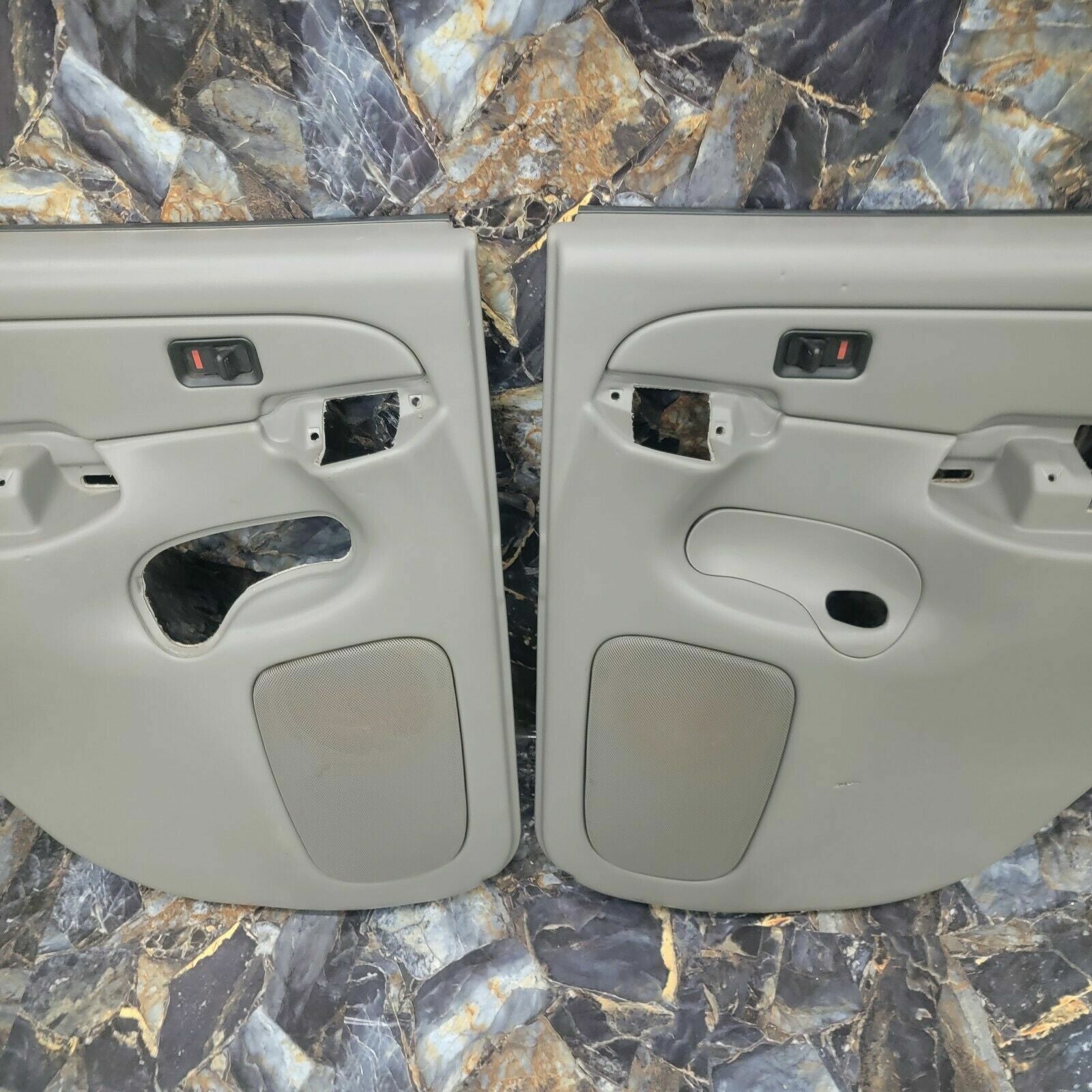 🔥99-06 Silverado YUKON Door Panel Rear LEFT - RIGHT Set /No Arm LIGHTGRAY H2 D7