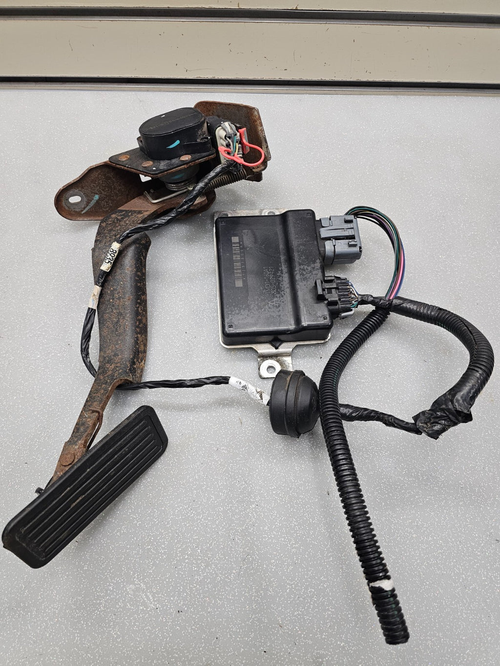 🔥03-06 Silverado Yukon Gas Pedal Drive Wire TAC Module Control Swap Accelerator
