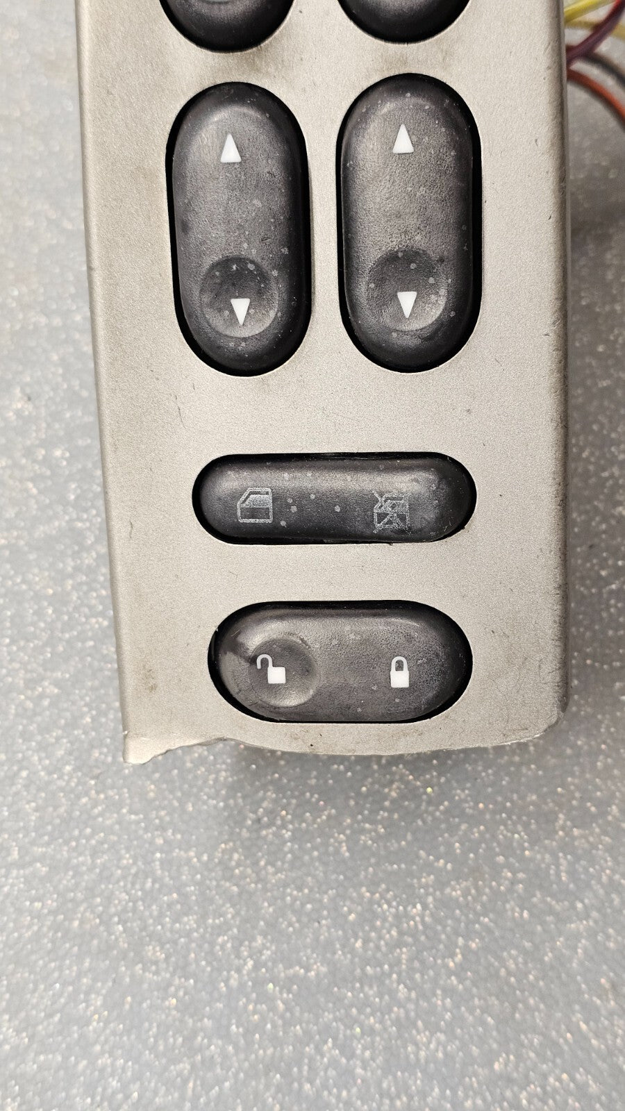 01-07 Escape Mariner Tribute Front Left Driver Master Door Window Switch Silver