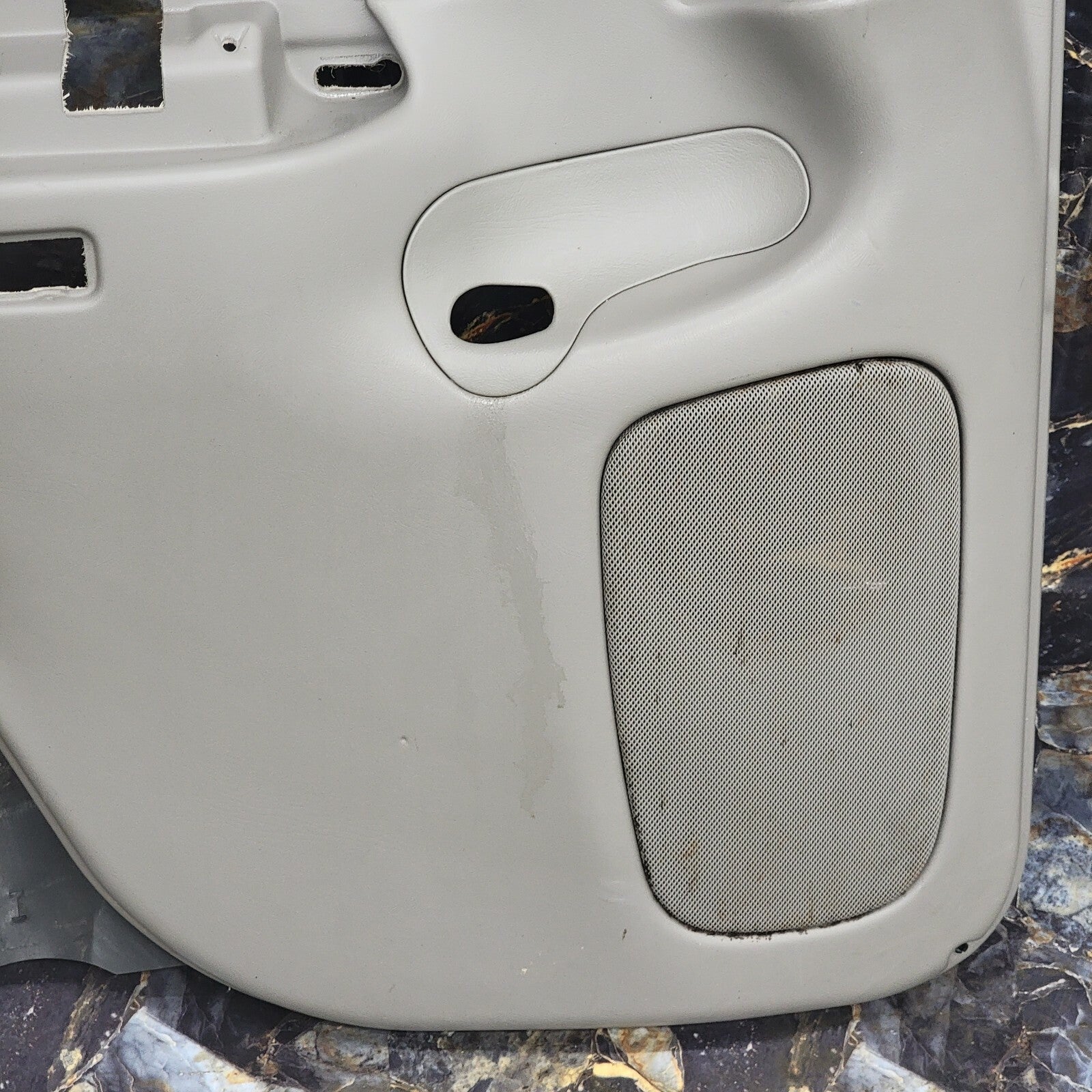 🔥99-06 Silverado SIERRA Door Panel Rear LEFT /No Arm LIGHT GRAY G-H2 D7