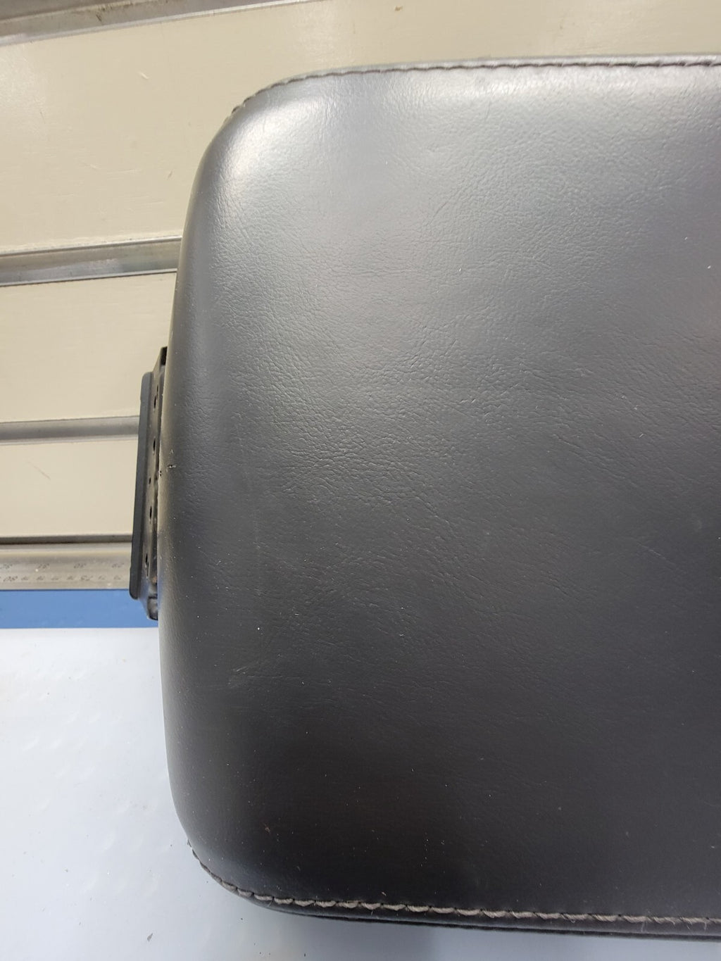 🔥08-10 Chrysler 300 Dodge Charger Center Console Lid Armrest Storage BLACK