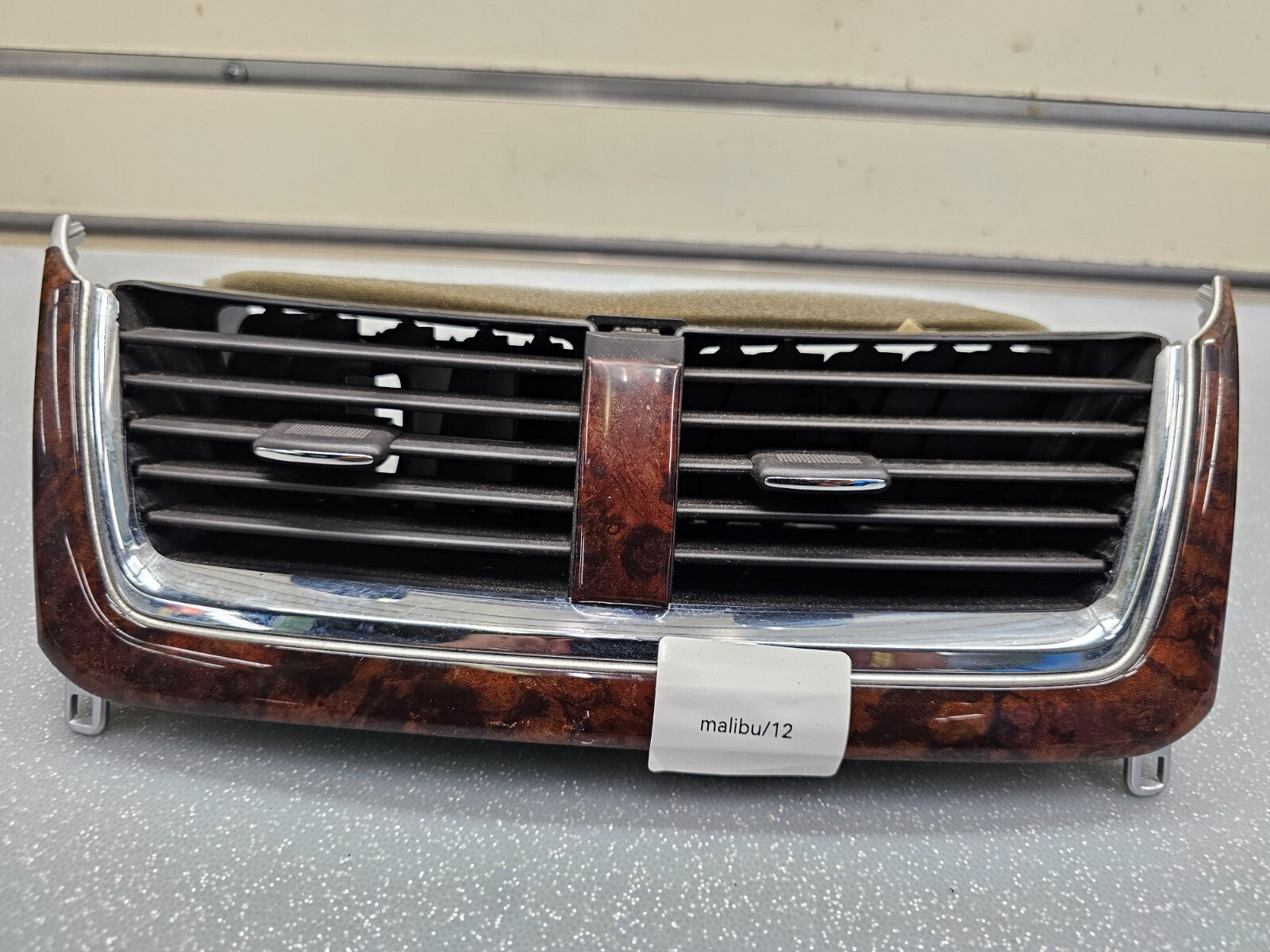 🔥2008 - 2012 Chevy Malibu Center Dash Double Air Vent BEZEL WOODGRAIN HEATER